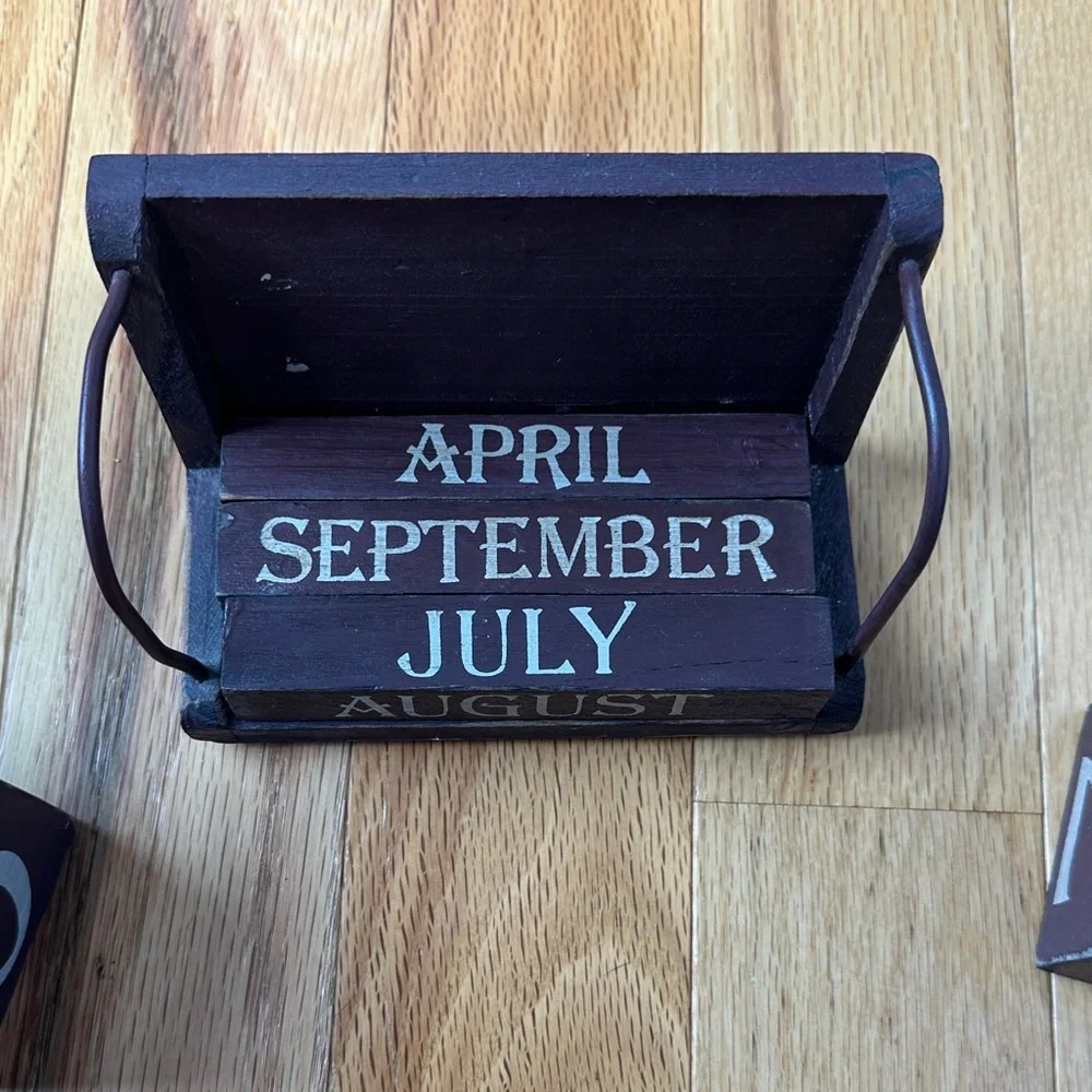 Elegant Wooden Date Block Calendar - Dark reddish Brown